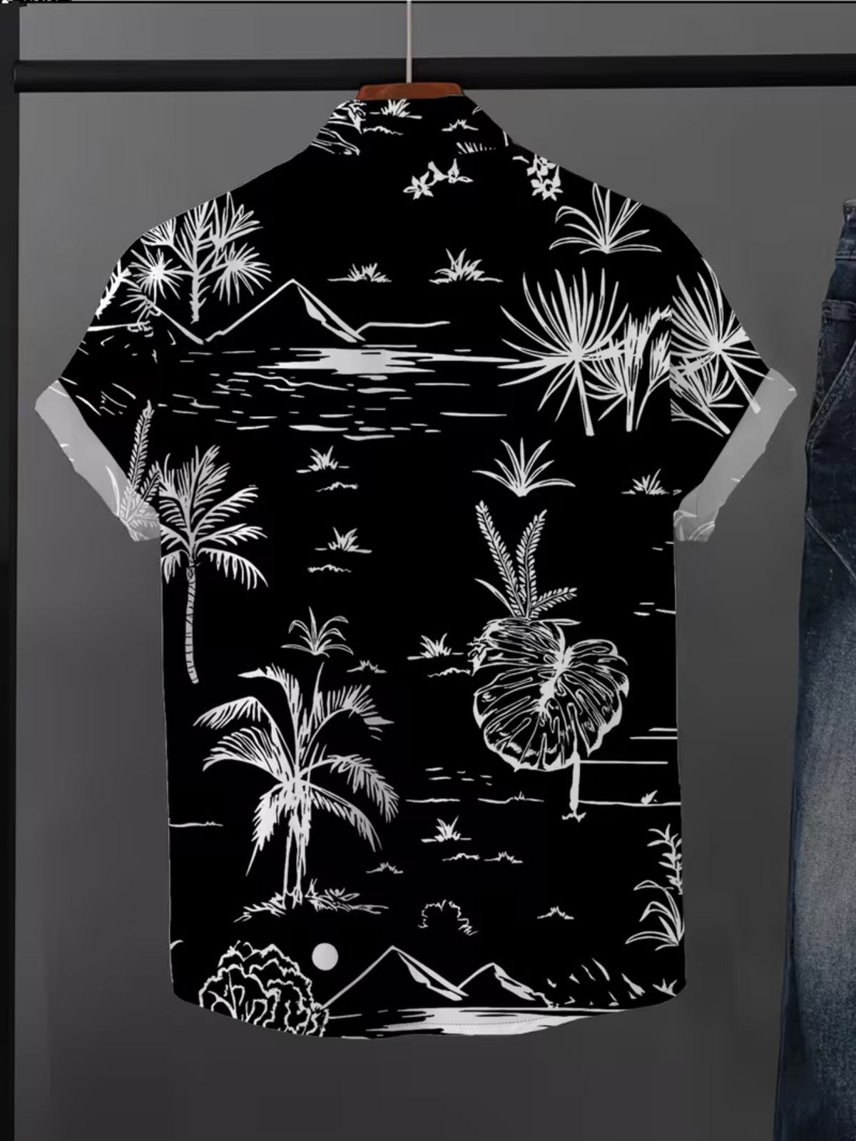 Hawaiian Tropical Beach View Print Men'S Casual Shirt with Button-Up Collar, Short Sleeve for Summer Vacation And Leisure