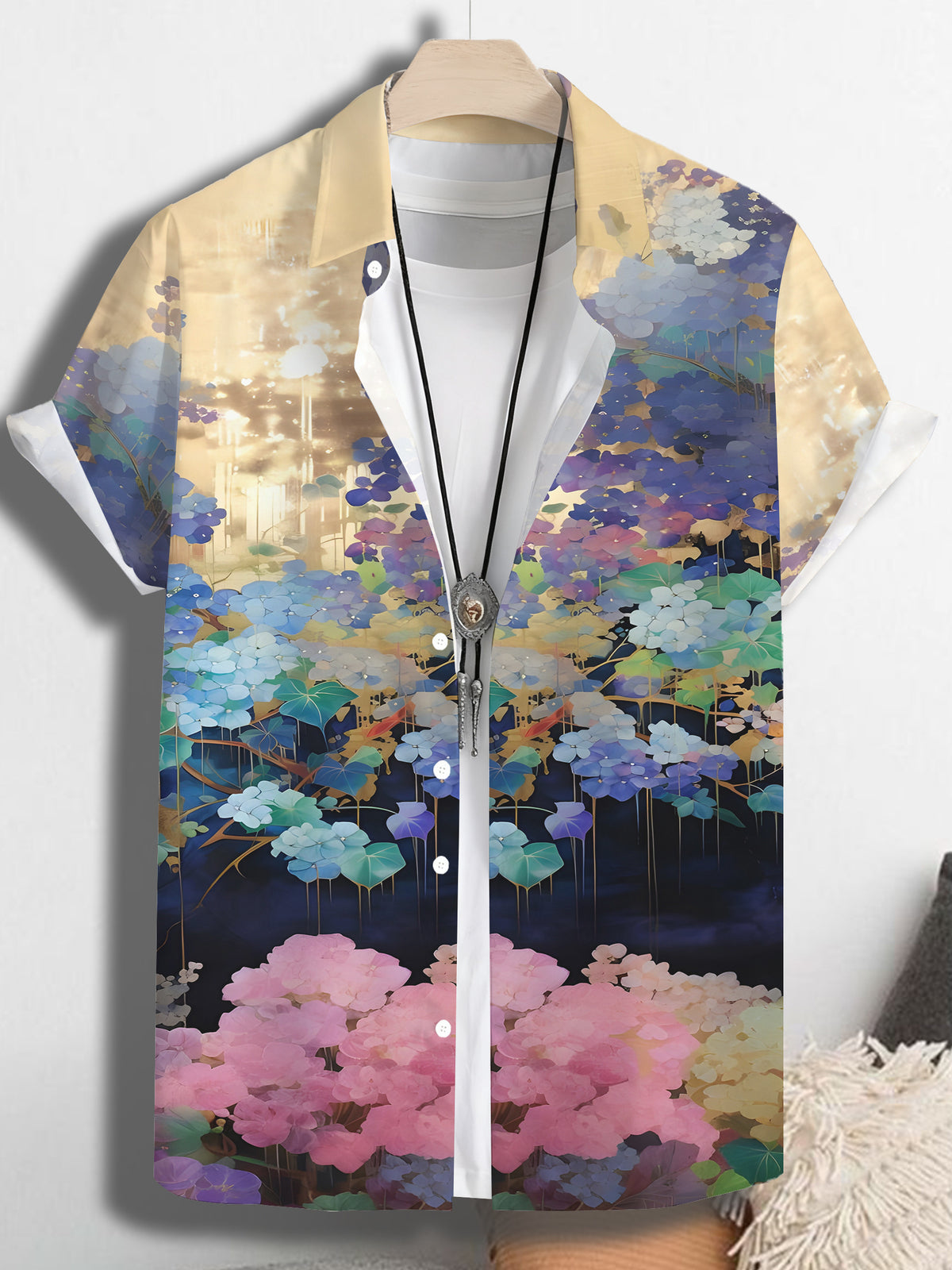 Fashionable Hawaiian Men's Casual Shirt with Floral Pattern, Regular Fit Lapel Collar, Front Button Closure, Outdoor Travel Apparel