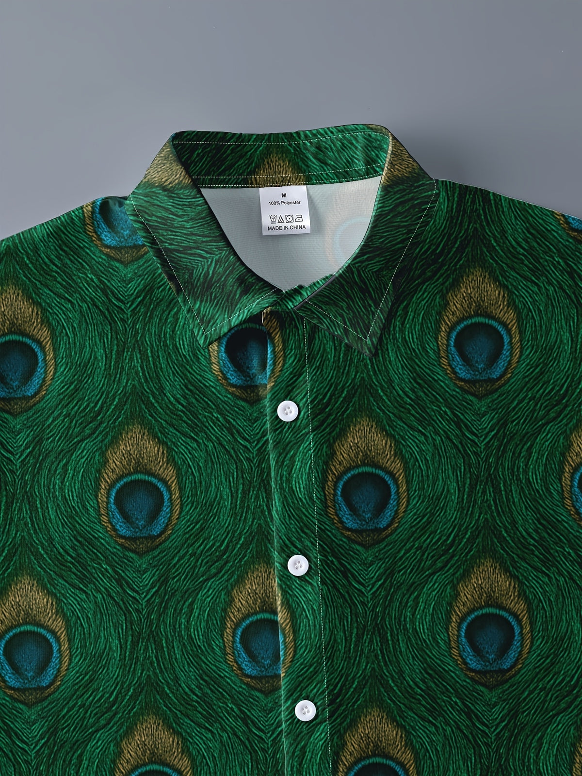Peacock Feather Men'S Shirt, Retro Bohemian Style Short Sleeve, Covered with Peacock Tail Feathers And "Eye-Shaped Spots" Pattern, Rich Colors with Tropical Vibe, Perfect for Vacation And Casual Wear, Showcasing Unique Fashion Sense