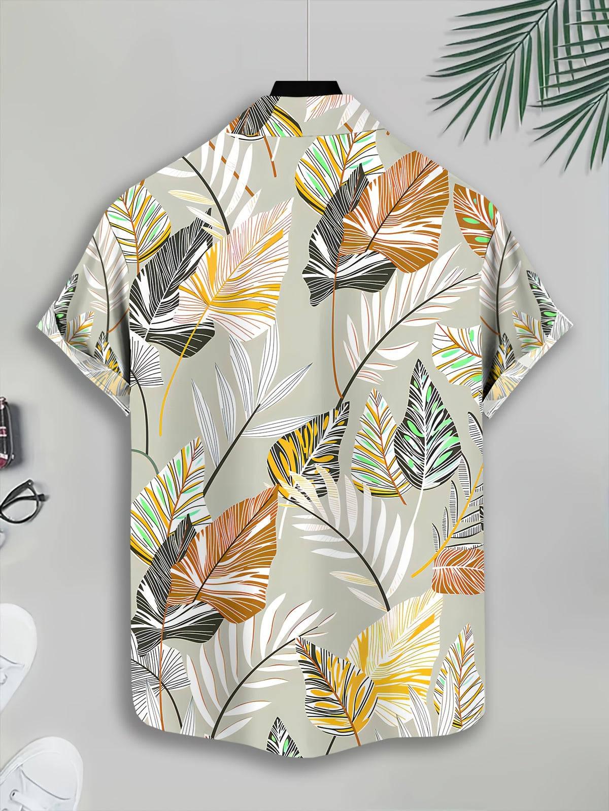 Tropical Style Men'S Casual Shirt, Printed Light Green Palm Leaves Summer Vibrant Nature Pattern