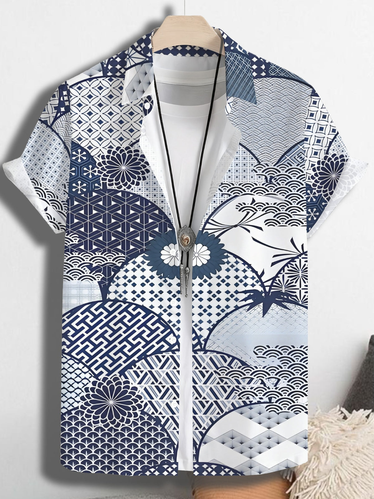 Hawaiian Men'S Casual Shirt with a Petal Floral Print, Featuring a Formal Cut Collar And Button Front, Suitable for Holidays And Outdoor Activities