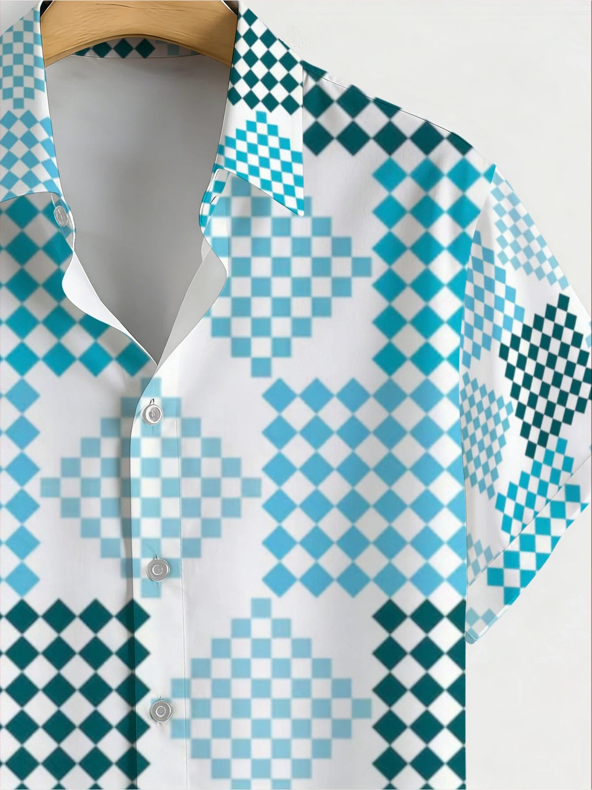 Men'S Refreshing Gradient Checkered Hawaiian Shirt, White Base with Multi-Tone Blue And Green Diamond Pattern Print, Short-Sleeved Collared Shirt for Beach Trips/Vacations/Casual Outings, Aloha Shirt, Great Gift Choice for Teenagers on Vacation