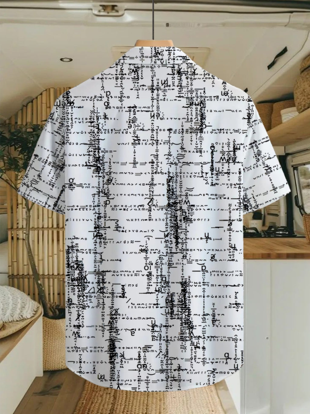 Hawaiian Black And White Patterned Print Men'S Casual Shirt - Short Sleeve Button Design, Vibrant Colors, Suitable for Outdoor And Casual Wear in Summer, Machine Washable