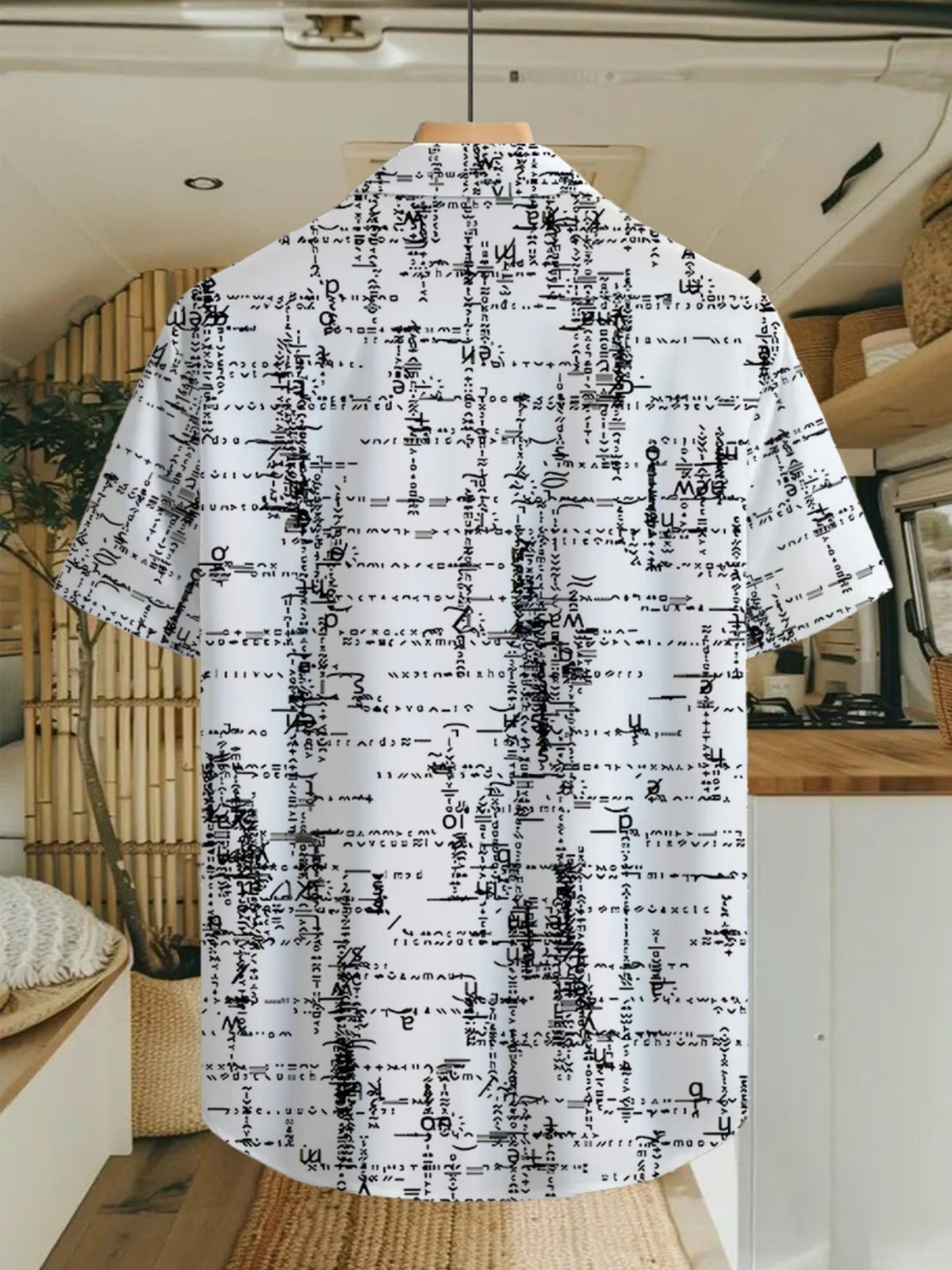 Hawaiian Black And White Patterned Print Men'S Casual Shirt - Short Sleeve Button Design, Vibrant Colors, Suitable for Outdoor And Casual Wear in Summer, Machine Washable