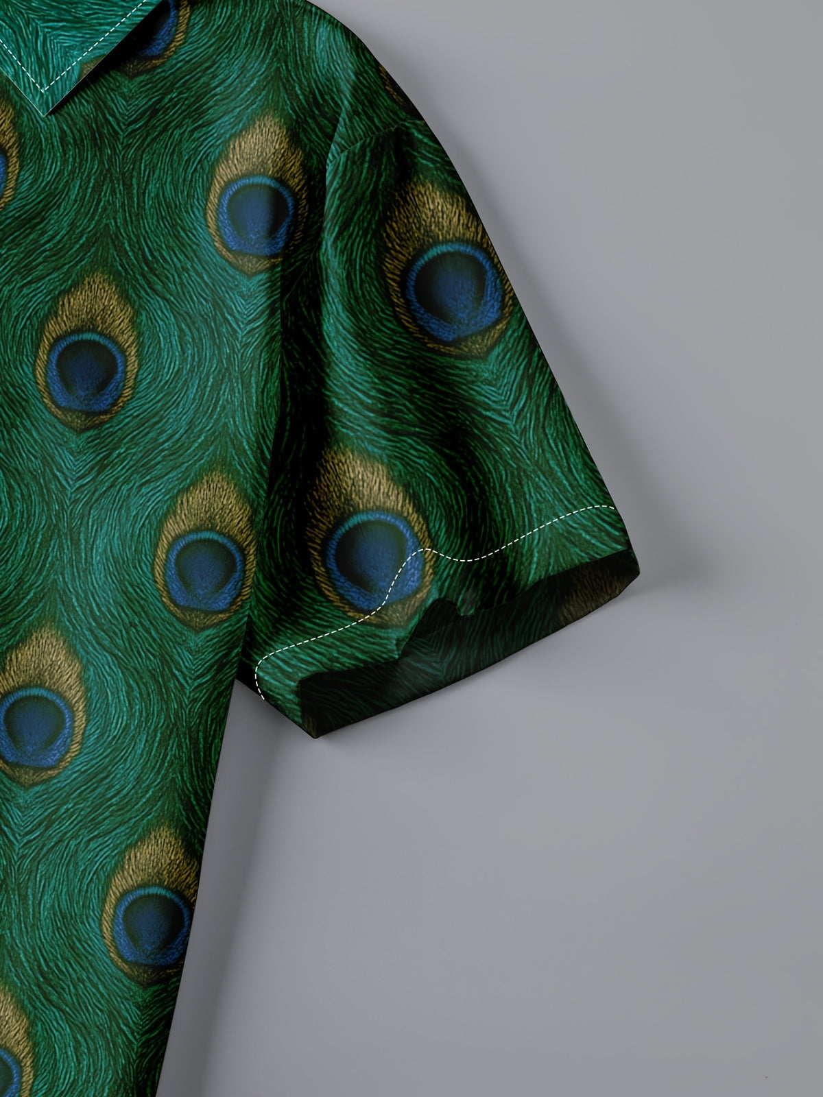 Peacock Feather Men'S Shirt, Retro Bohemian Style Short Sleeve, Covered with Peacock Tail Feathers And "Eye-Shaped Spots" Pattern, Rich Colors with Tropical Vibe, Perfect for Vacation And Casual Wear, Showcasing Unique Fashion Sense