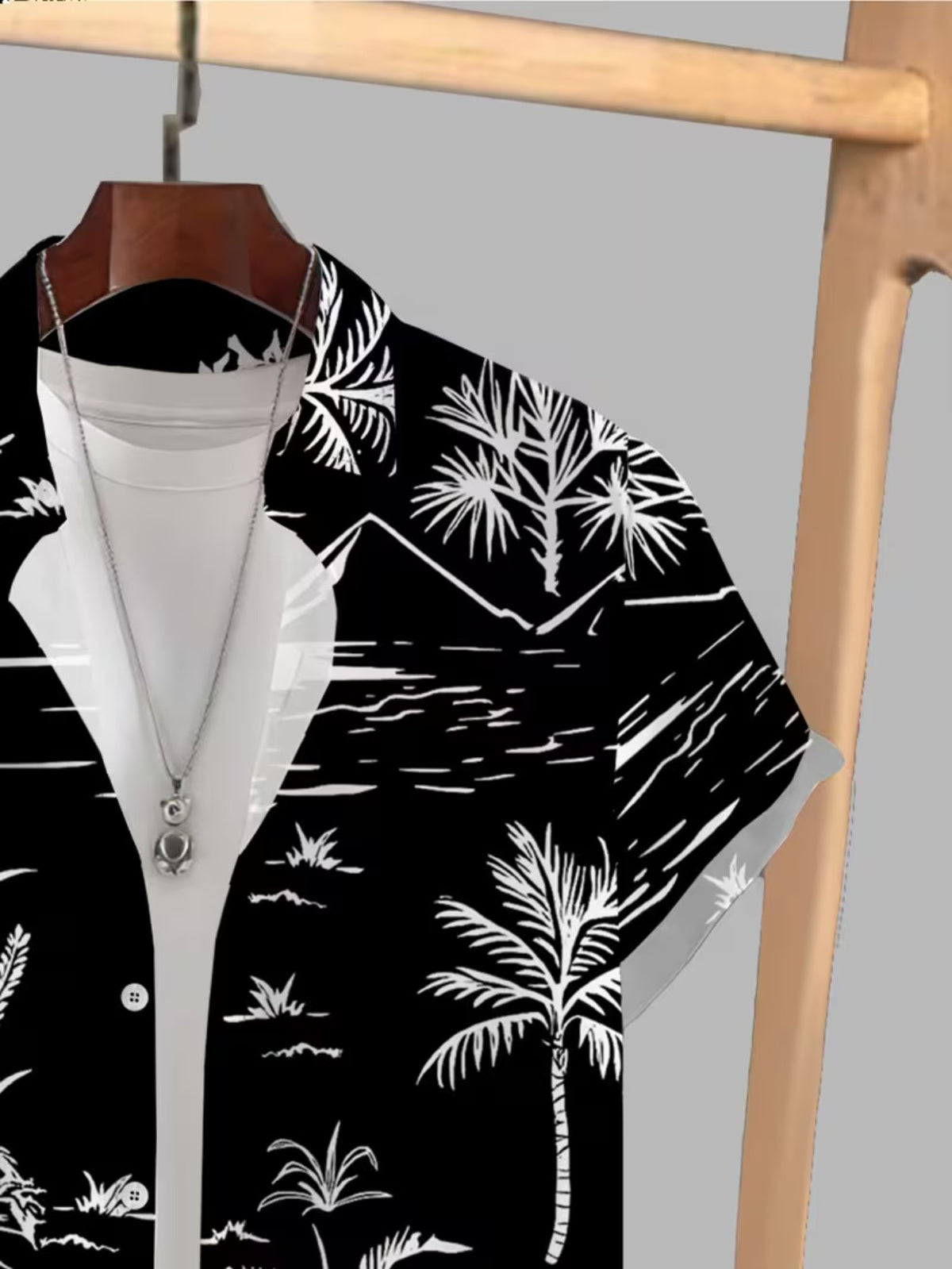 Hawaiian Tropical Beach View Print Men'S Casual Shirt with Button-Up Collar, Short Sleeve for Summer Vacation And Leisure