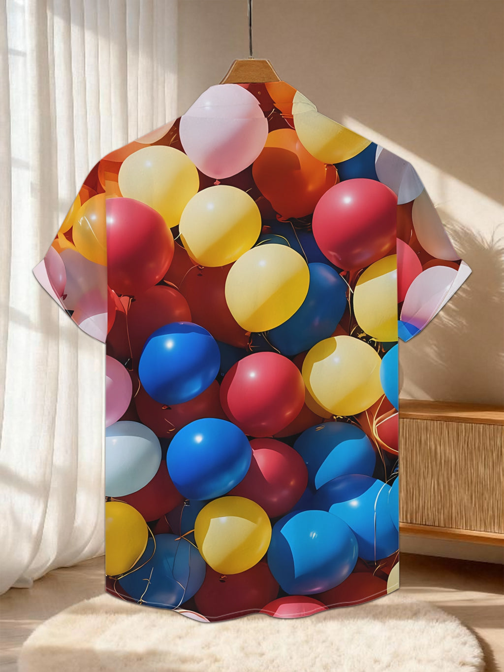 New Men's Casual Short-Sleeve Shirt with a Vibrant Cluster of Balloons, Full of Lively Atmosphere, Versatile for Holiday Parties and Commuting, Machine-Washable Polyester Fiber Fabric, Button-Up Printed Shirt