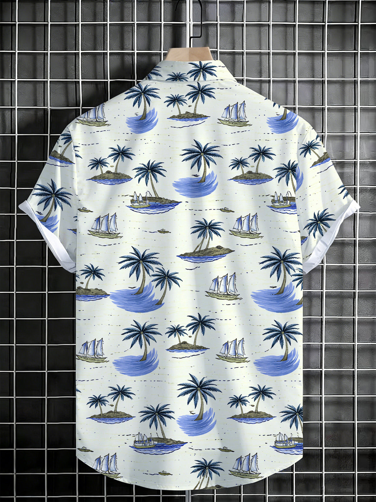 Printe Esign – Not Texture Men'S Eye-Catching Tropical Shirt, Bold Palm Tree Sailboat Pattern Lapel Open Collar, Beach Party Outfit