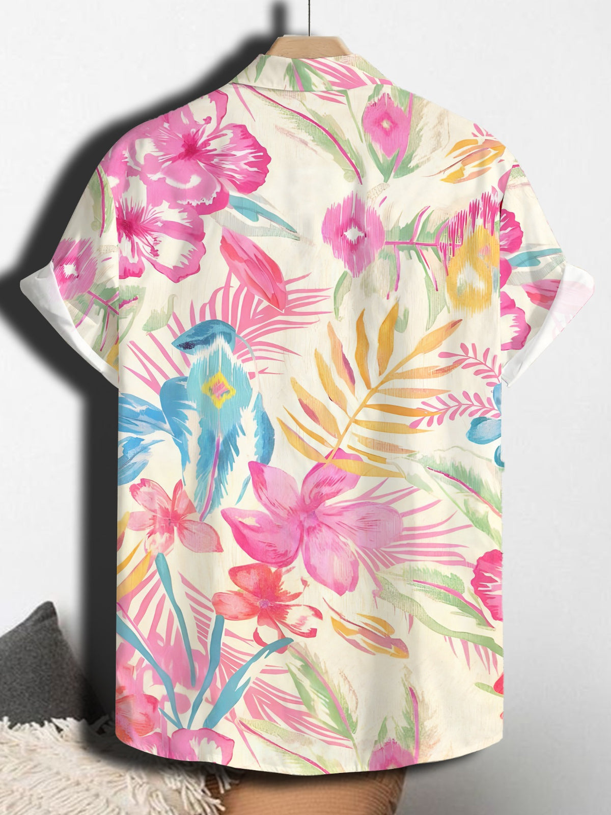 Hawaiian Tropical Paisley Print Men's Casual Shirt - Short Sleeve Button-Up Design, Ideal for Summer Outdoor and Casual Wear